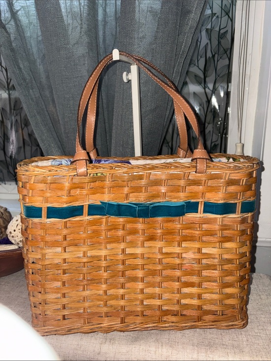 kate spade Handbags - Kate Spade vintage Woven Tote Bag with Teal Accent and Tan Leather Handles